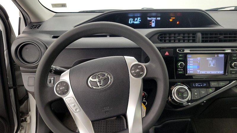 2015 Toyota Prius c One 10