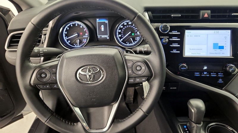 2019 Toyota Camry SE 10