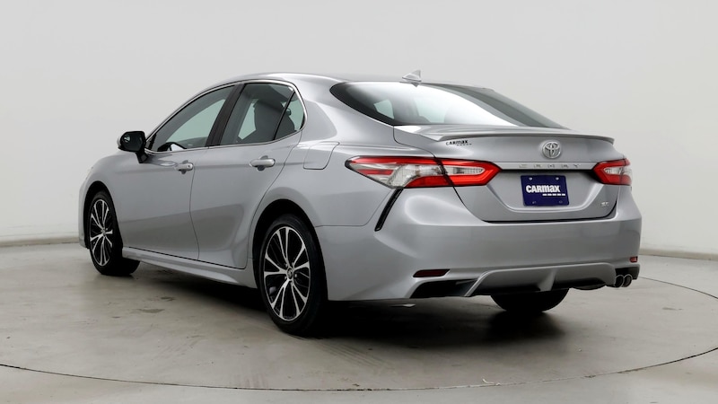 2019 Toyota Camry SE 2