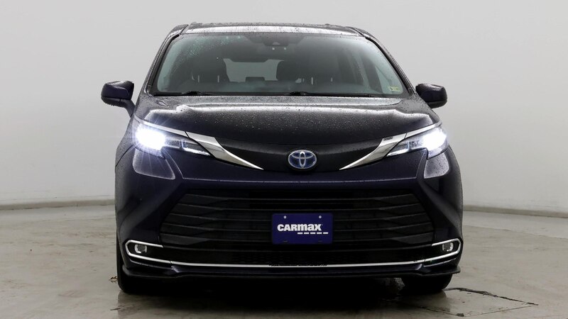 2022 Toyota Sienna XLE 5