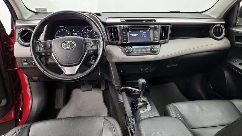 2017 Toyota RAV4 XLE 9