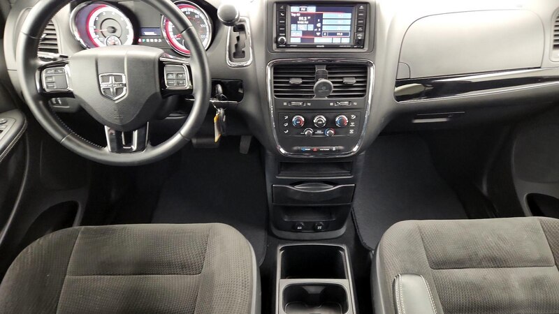 2016 Dodge Grand Caravan SE 9