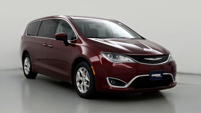 2017 Chrysler Pacifica Touring Plus Hero Image