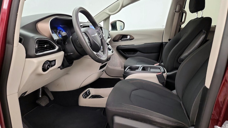 2017 Chrysler Pacifica Touring Plus 11