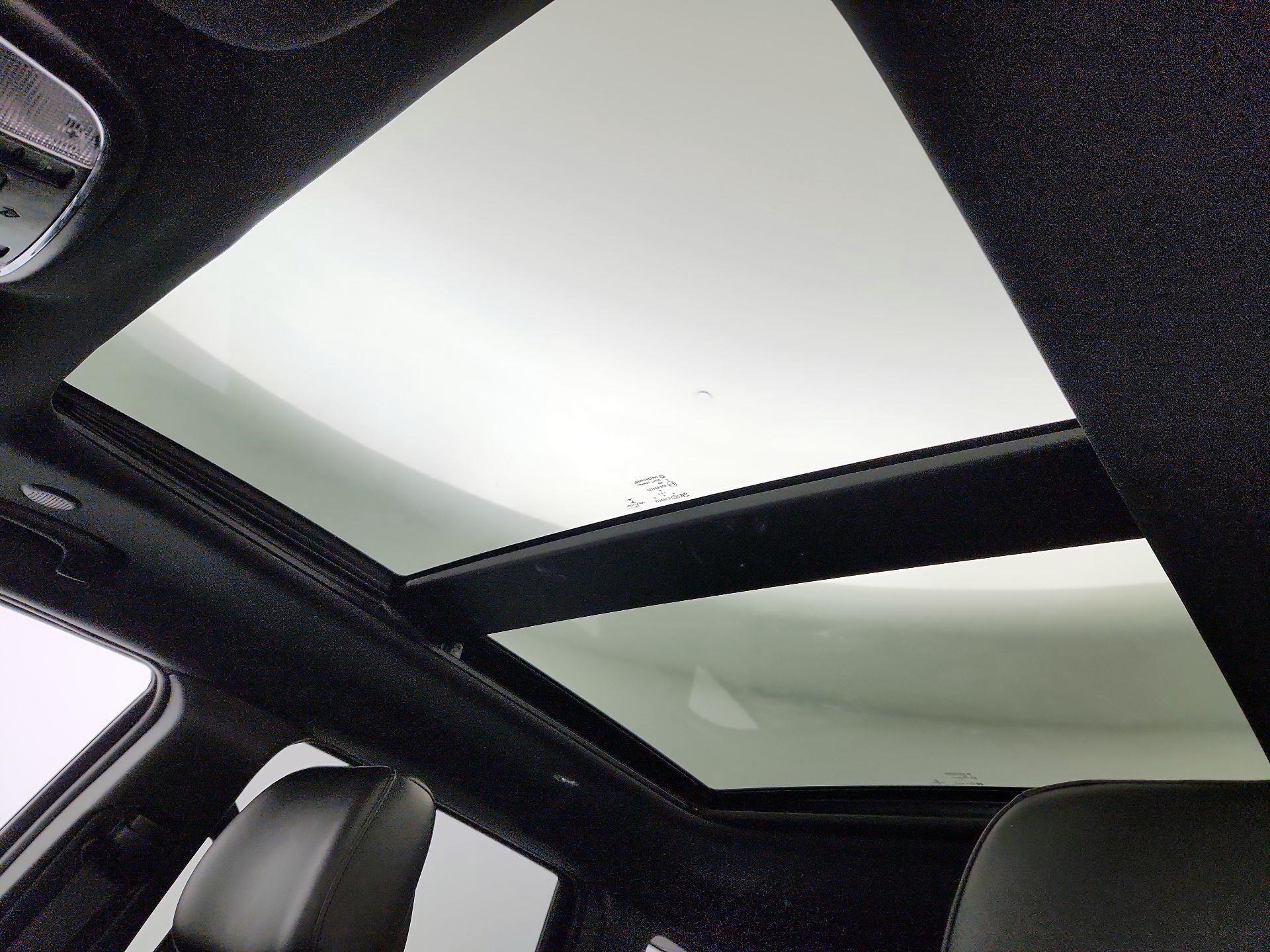 Thumbnail: 2020 Jeep Grand Cherokee - 20