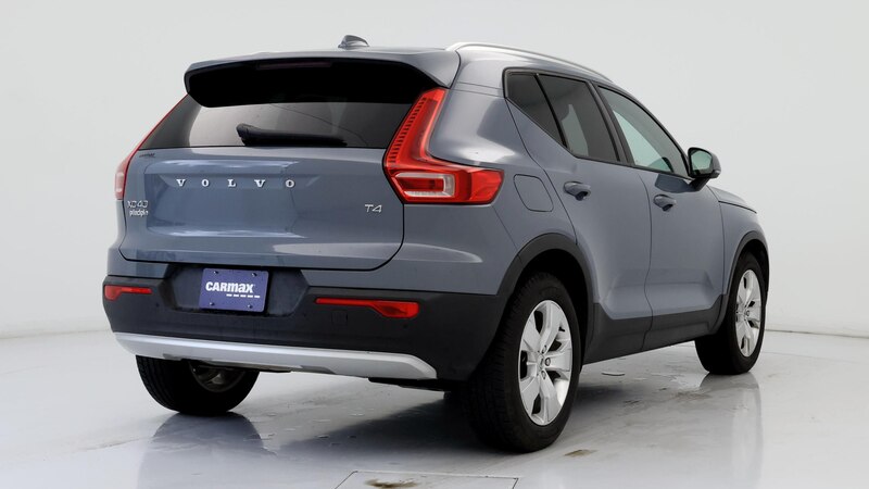 2020 Volvo XC40 T4 Momentum 8