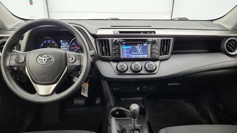 2018 Toyota RAV4 LE 9