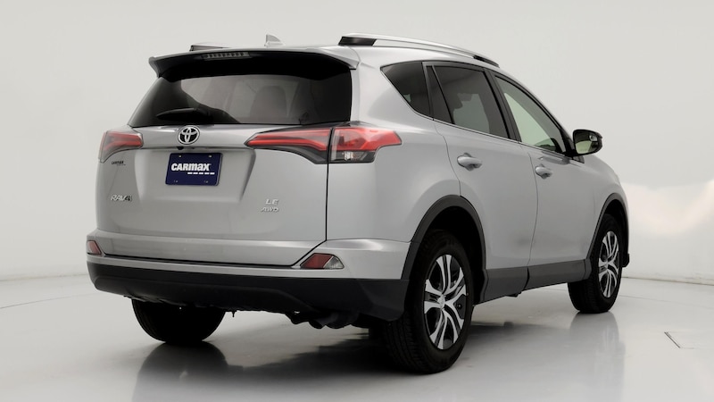 2018 Toyota RAV4 LE 8