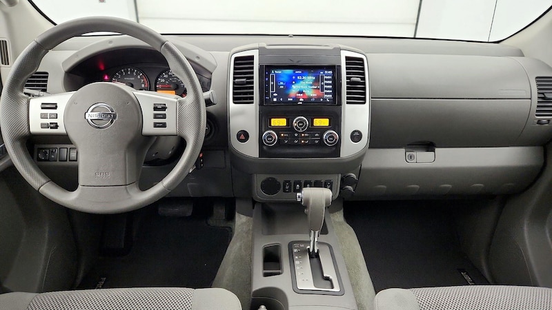 2014 Nissan Frontier SV 9