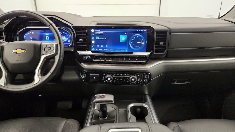 2022 Chevrolet Silverado 1500 LTZ 9