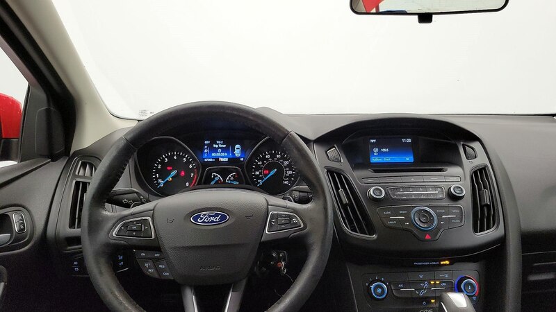 2015 Ford Focus SE 10