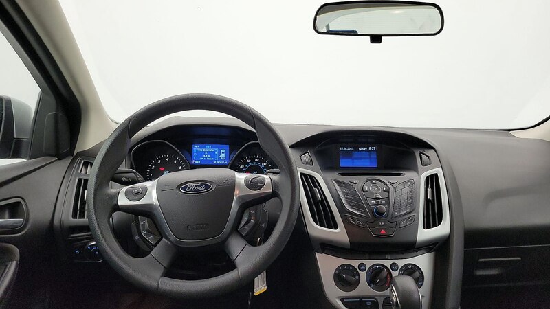 2013 Ford Focus SE 10