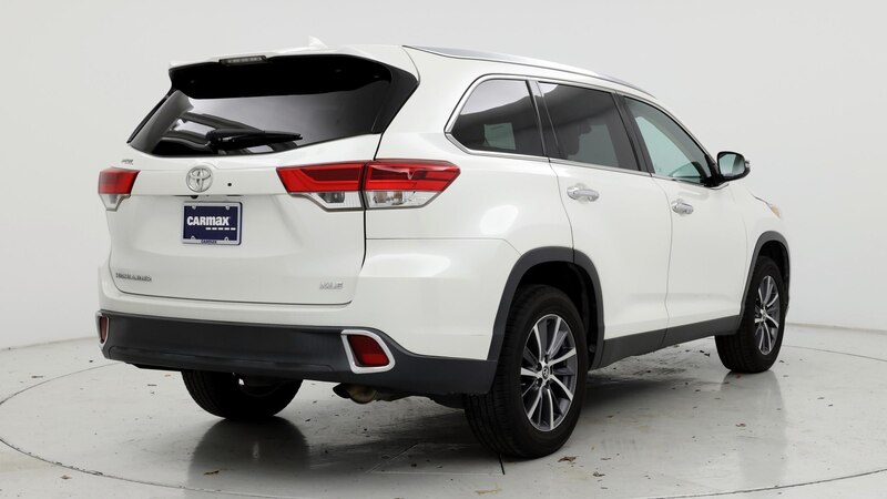 2019 Toyota Highlander XLE 8