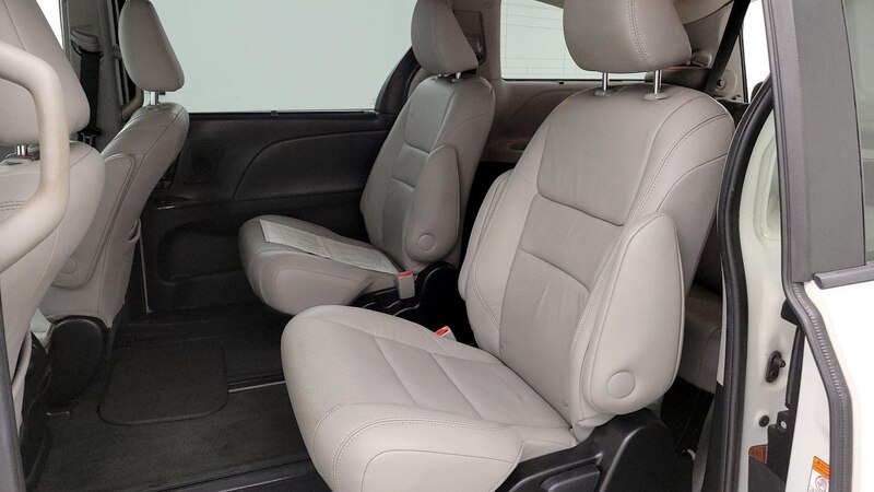 2015 Toyota Sienna Limited 21