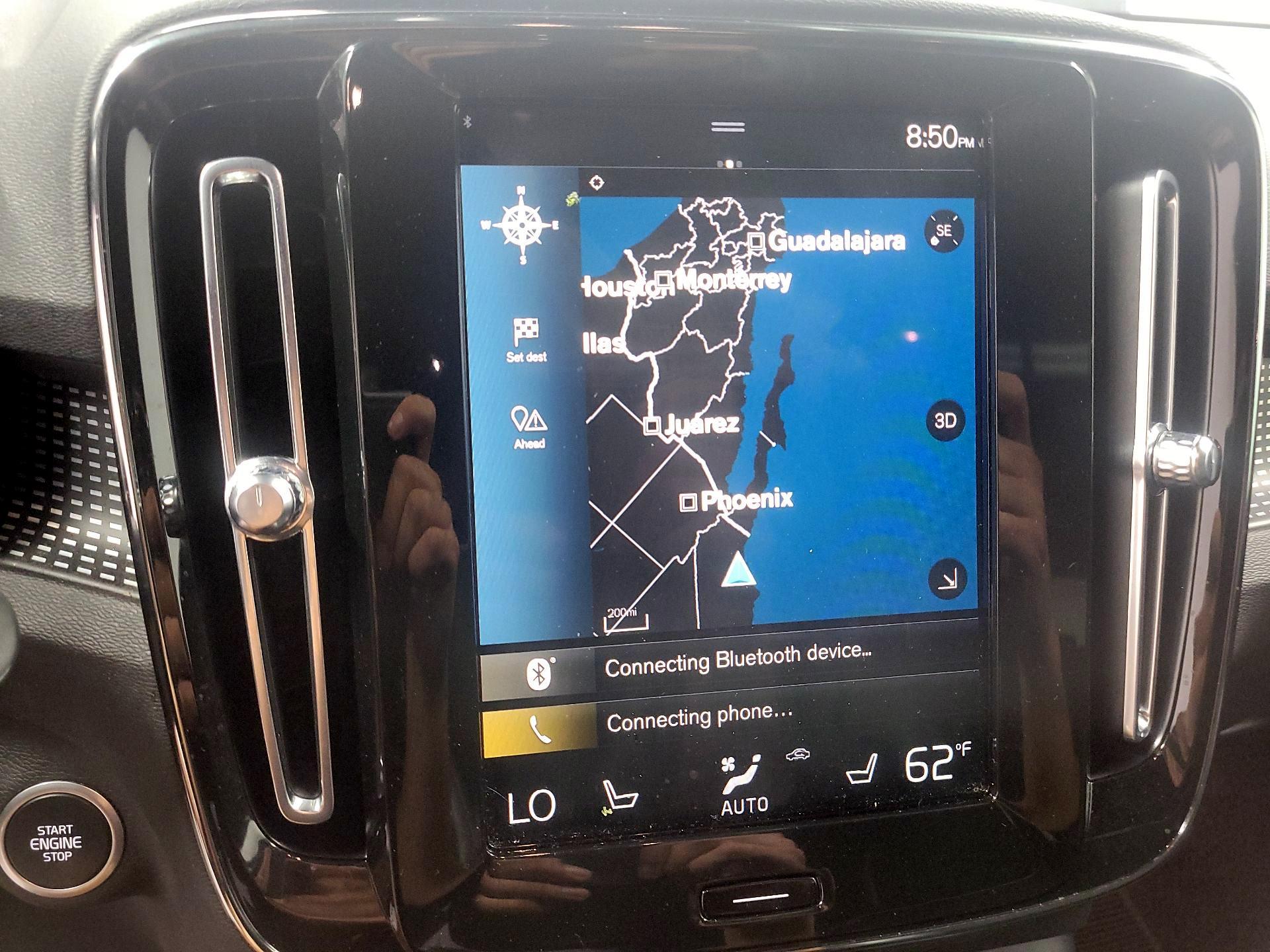 Thumbnail: 2021 Volvo XC40 - 14