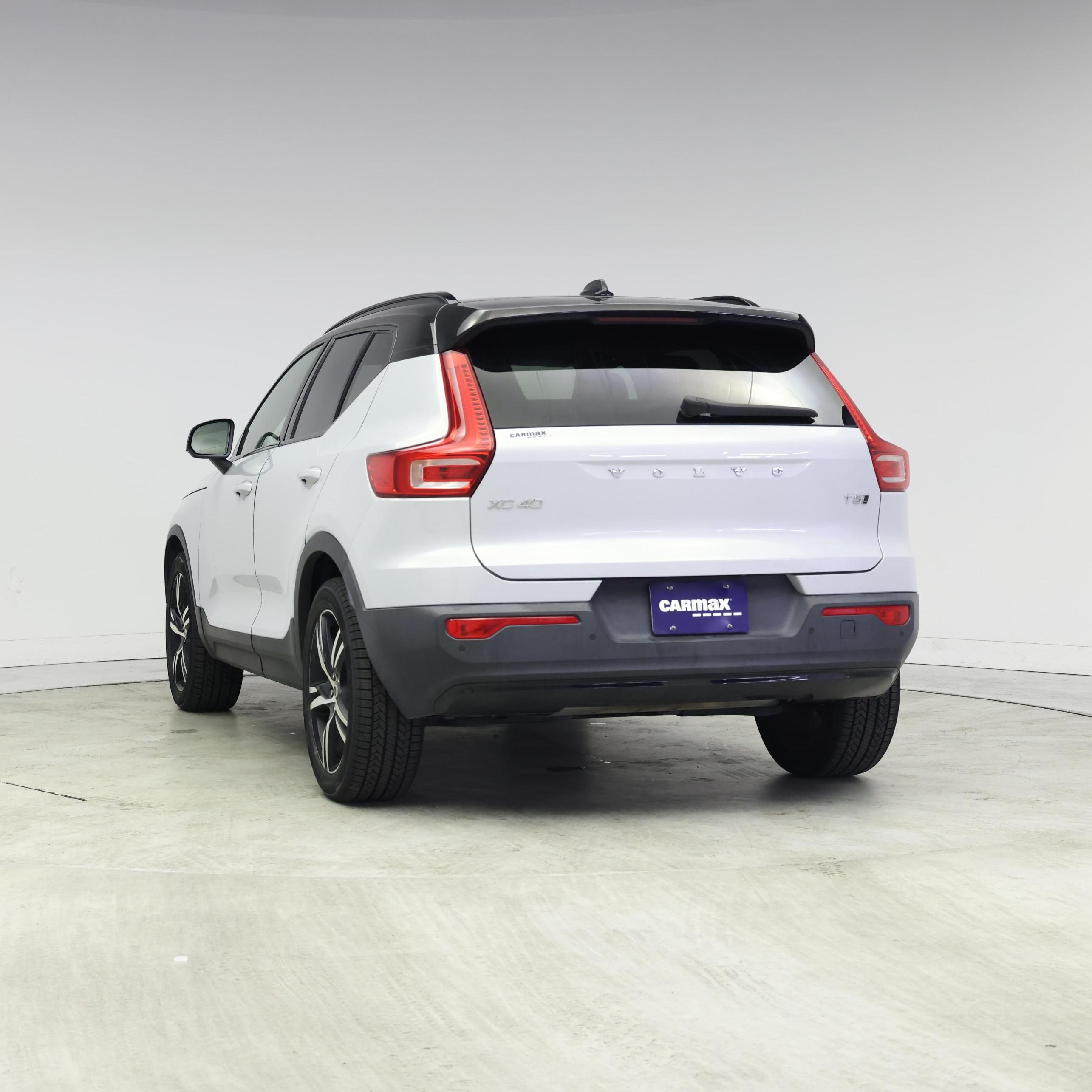 Thumbnail: 2021 Volvo XC40 - 2