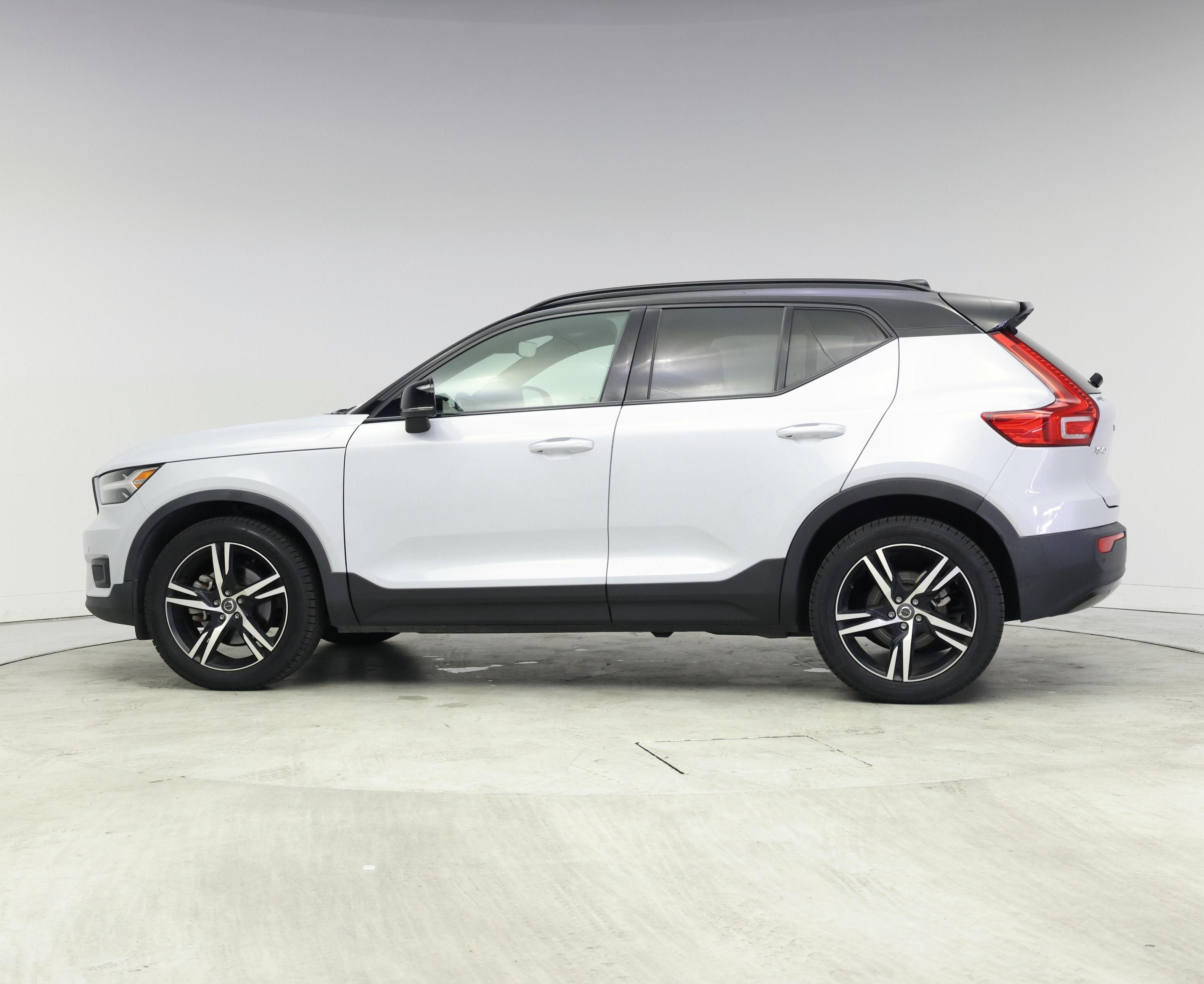 Thumbnail: 2021 Volvo XC40 - 3