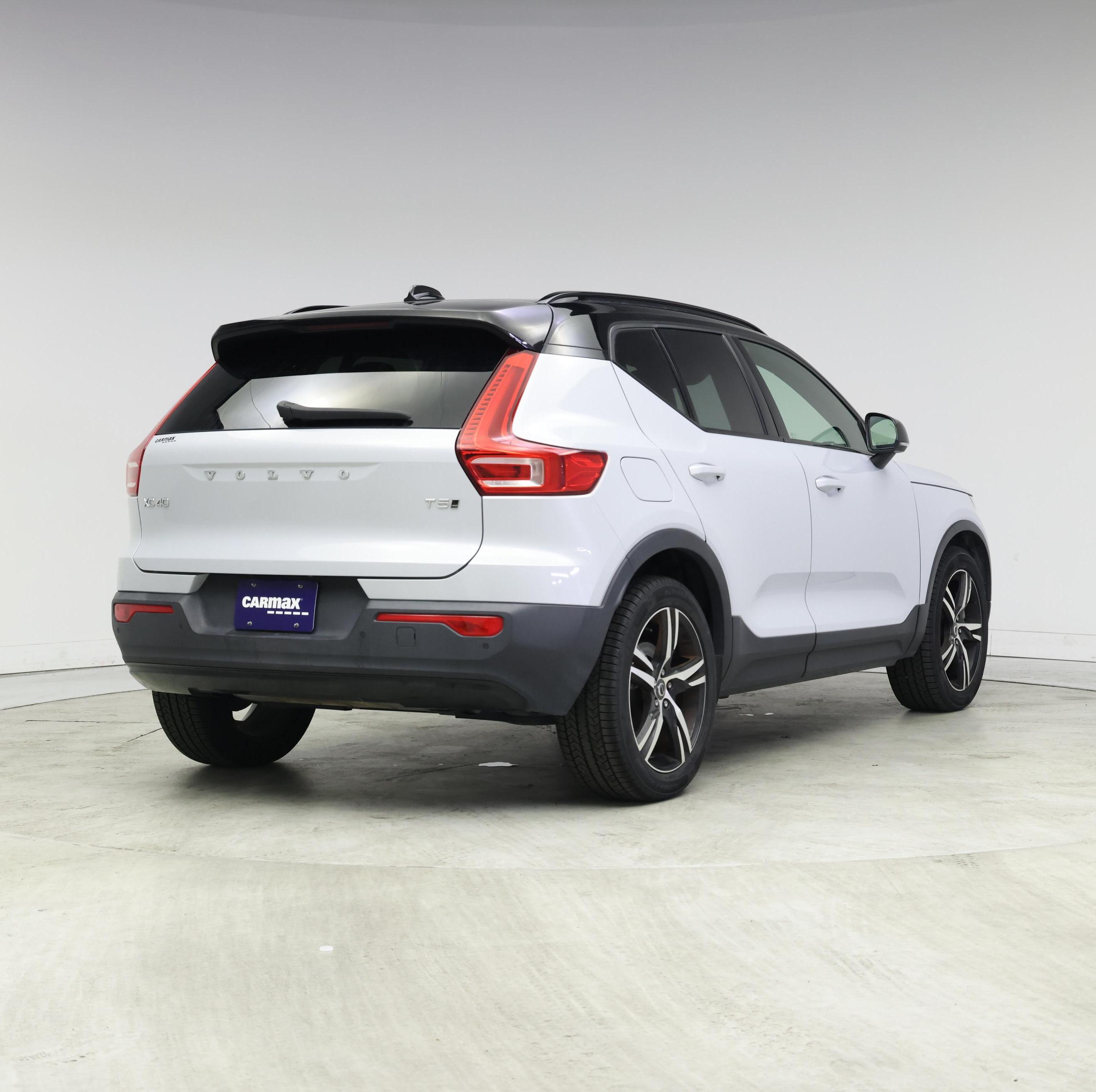 Thumbnail: 2021 Volvo XC40 - 8