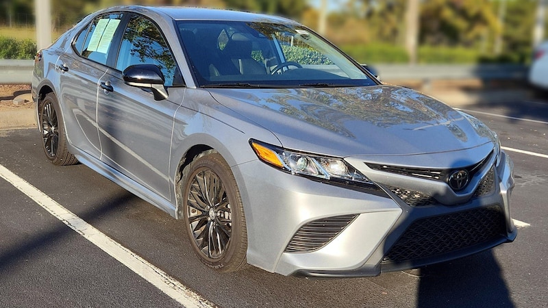 2020 Toyota Camry SE Hero Image