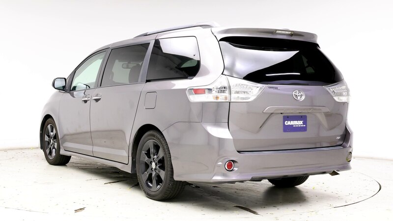 2016 Toyota Sienna SE Premium 2