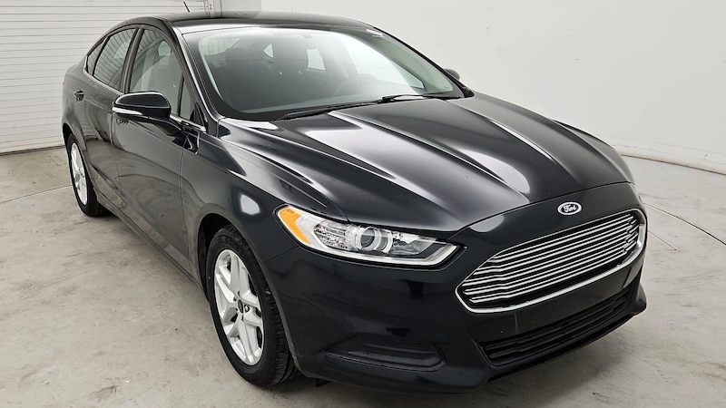 2014 Ford Fusion SE Hero Image