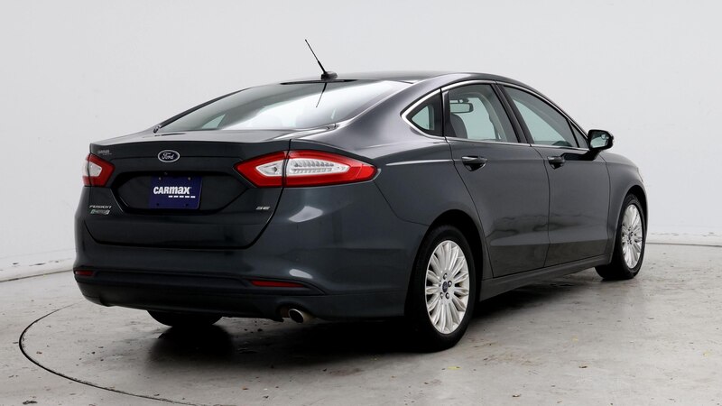 2016 Ford Fusion SE 8