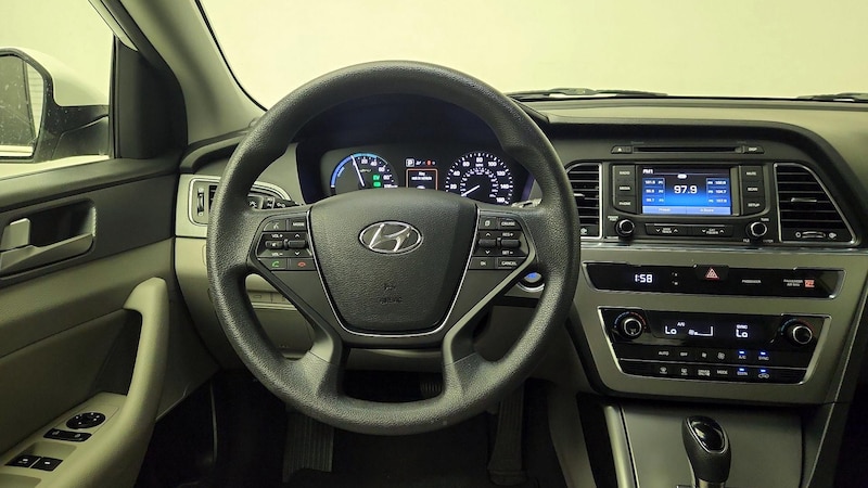 2016 Hyundai Sonata SE 10