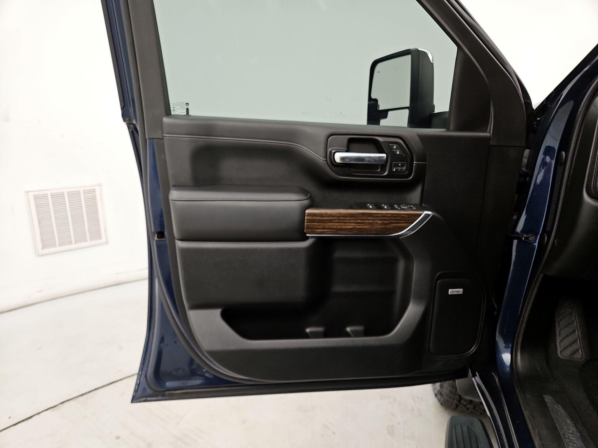 Thumbnail: 2020 Chevrolet Silverado 2500 - 12