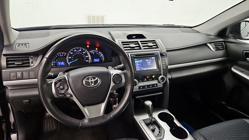 2014 Toyota Camry SE 9