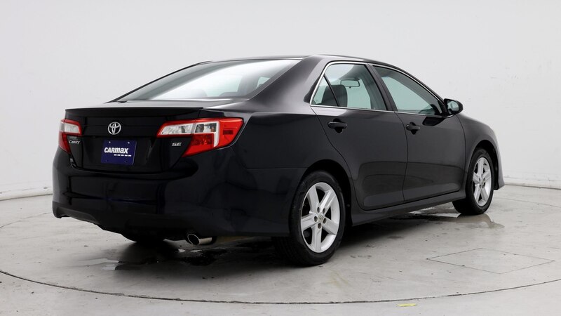 2014 Toyota Camry SE 8