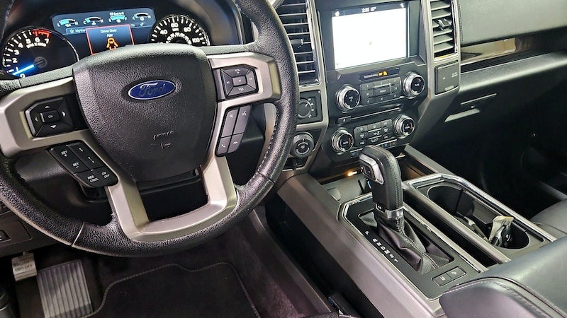 2016 Ford F-150 Platinum 9