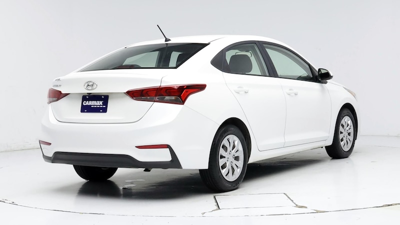 2019 Hyundai Accent SE 8