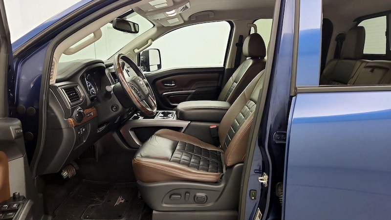 2016 Nissan Titan Platinum Reserve 11