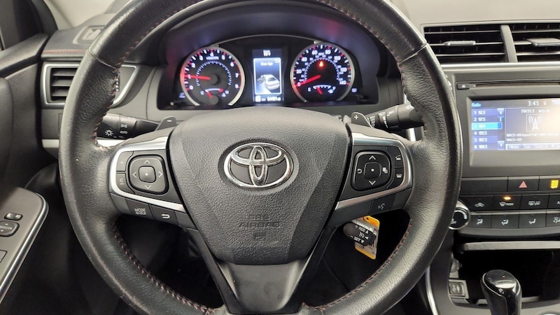 2017 Toyota Camry SE 10