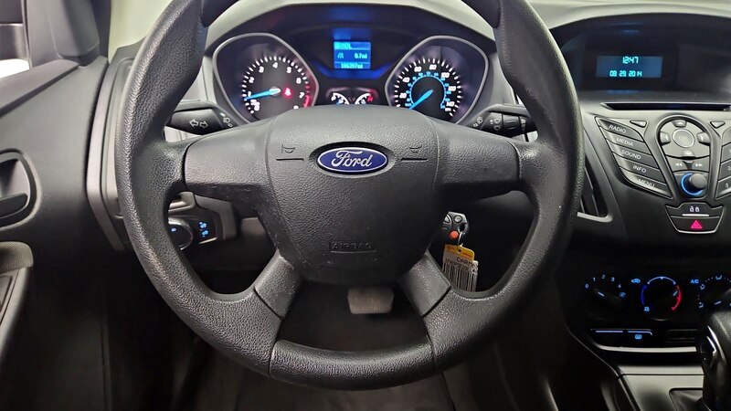 2014 Ford Focus S 10