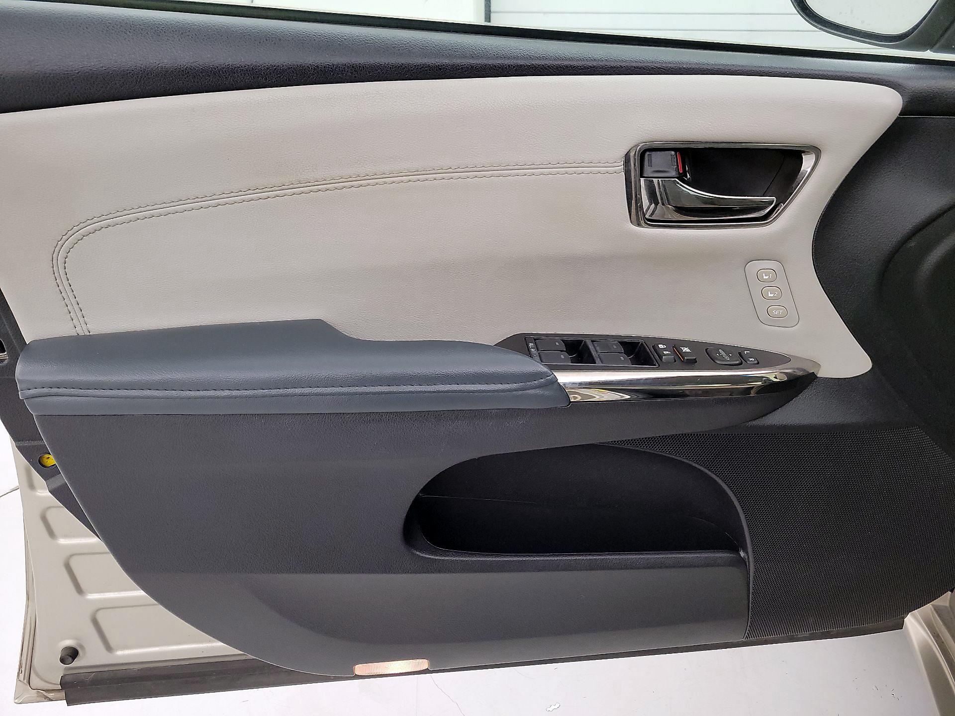 Thumbnail: 2013 Toyota Avalon - 12