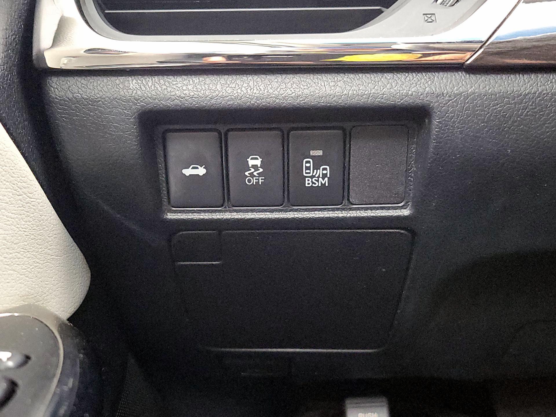 Thumbnail: 2013 Toyota Avalon - 13