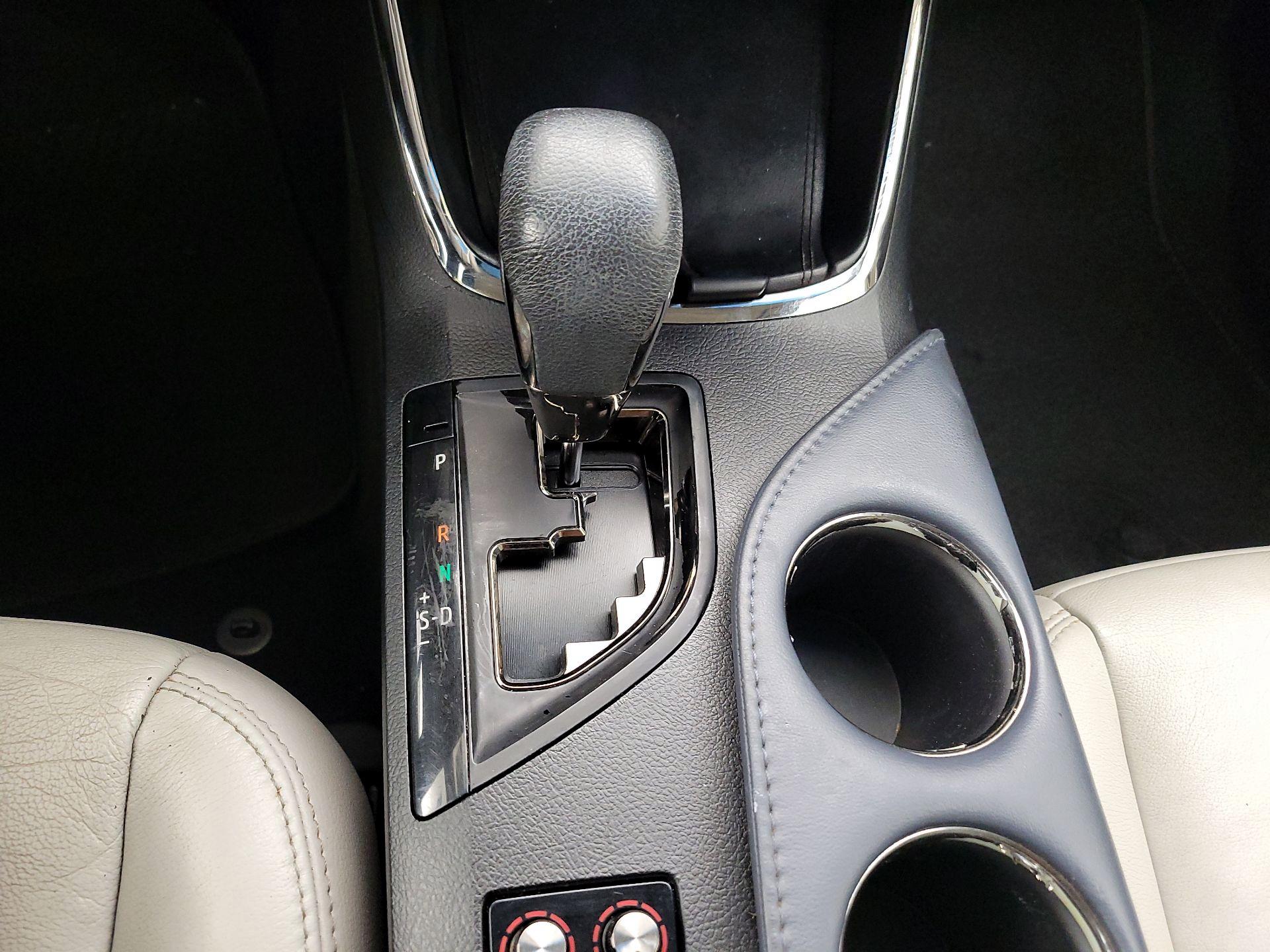Thumbnail: 2013 Toyota Avalon - 17