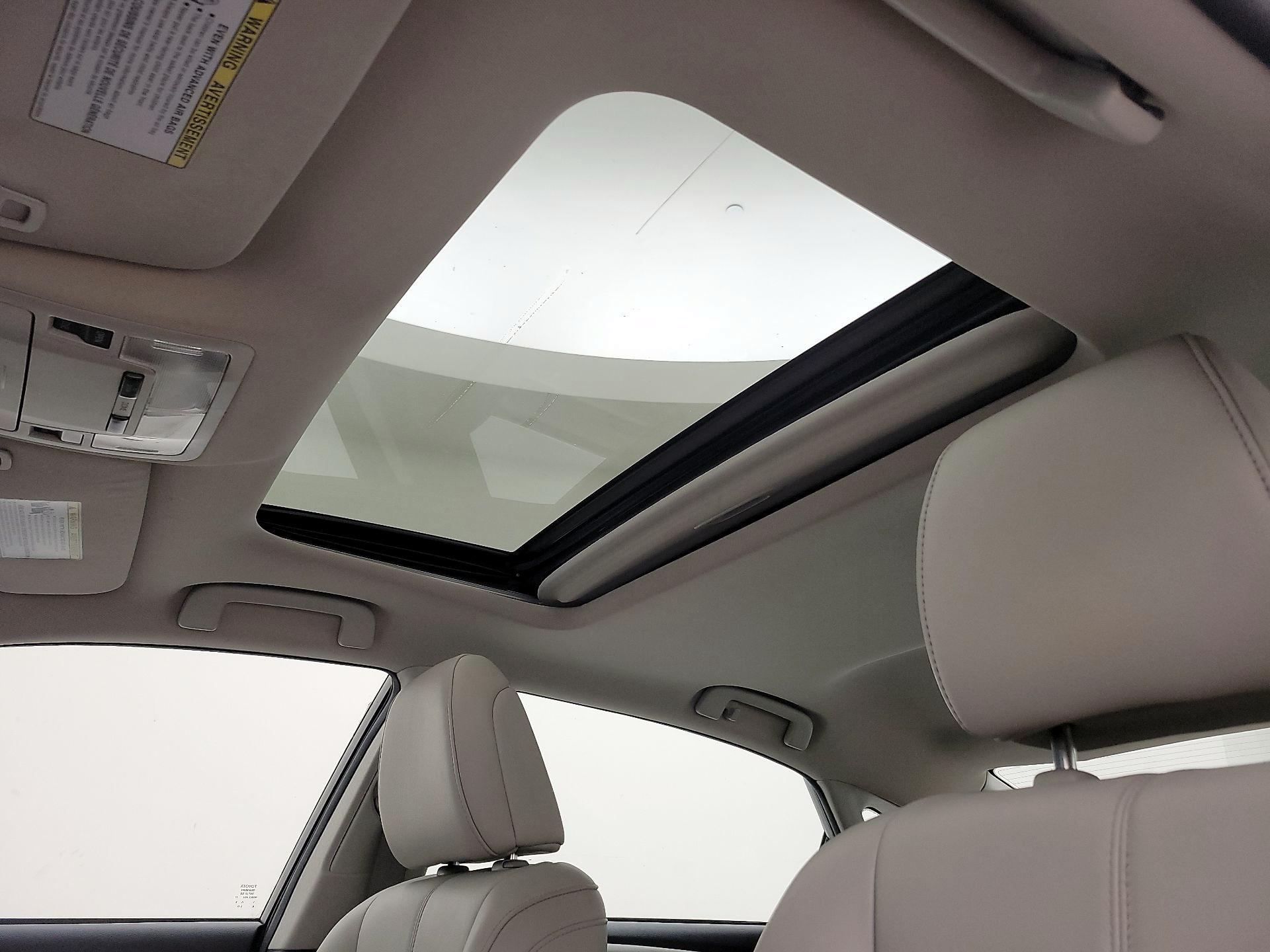 Thumbnail: 2013 Toyota Avalon - 18