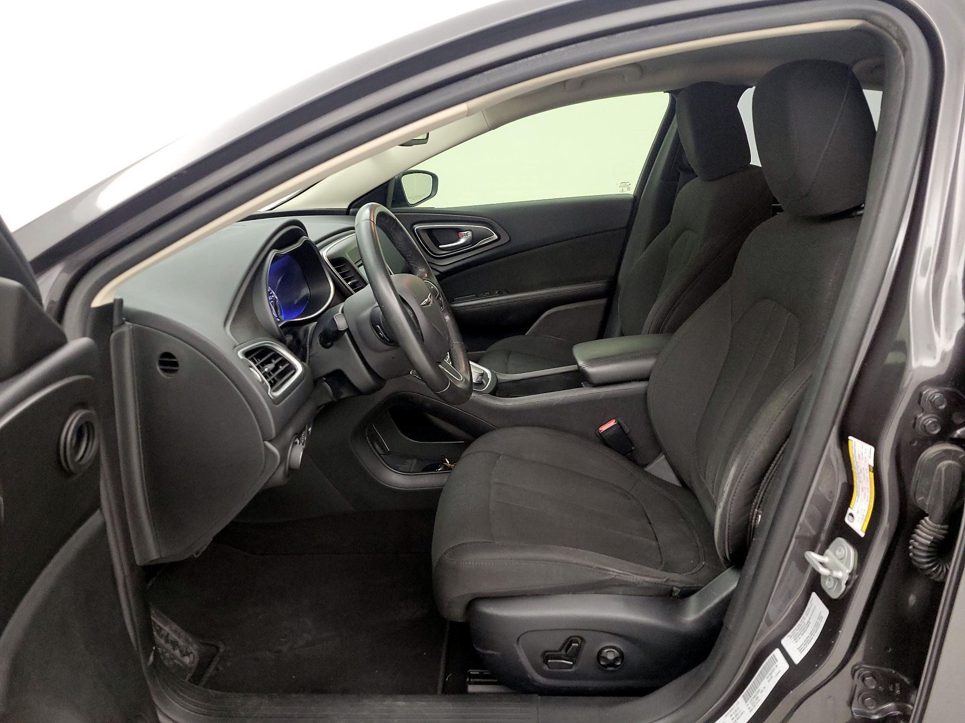Thumbnail: 2016 Chrysler 200 - 11