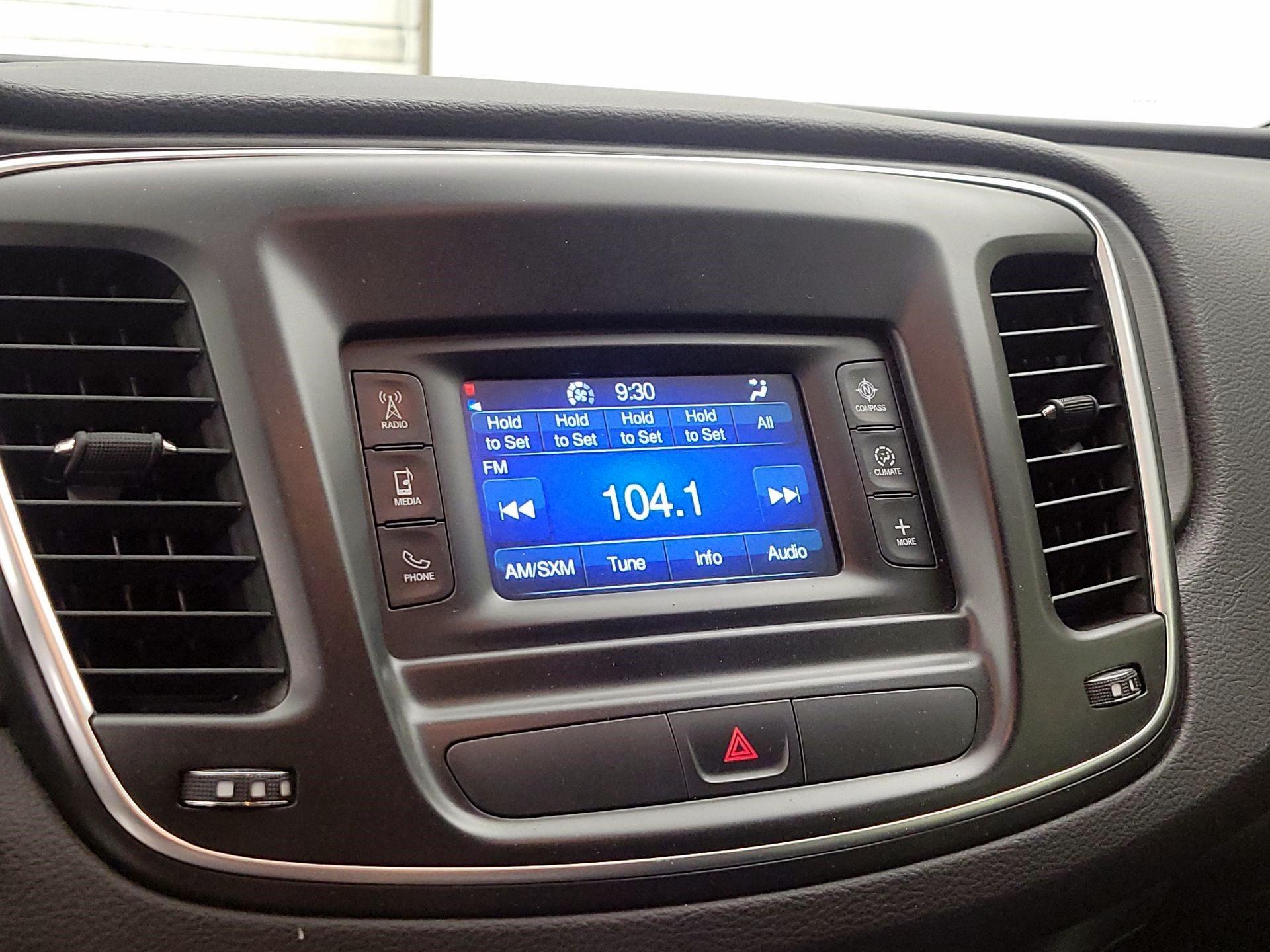 Thumbnail: 2016 Chrysler 200 - 15
