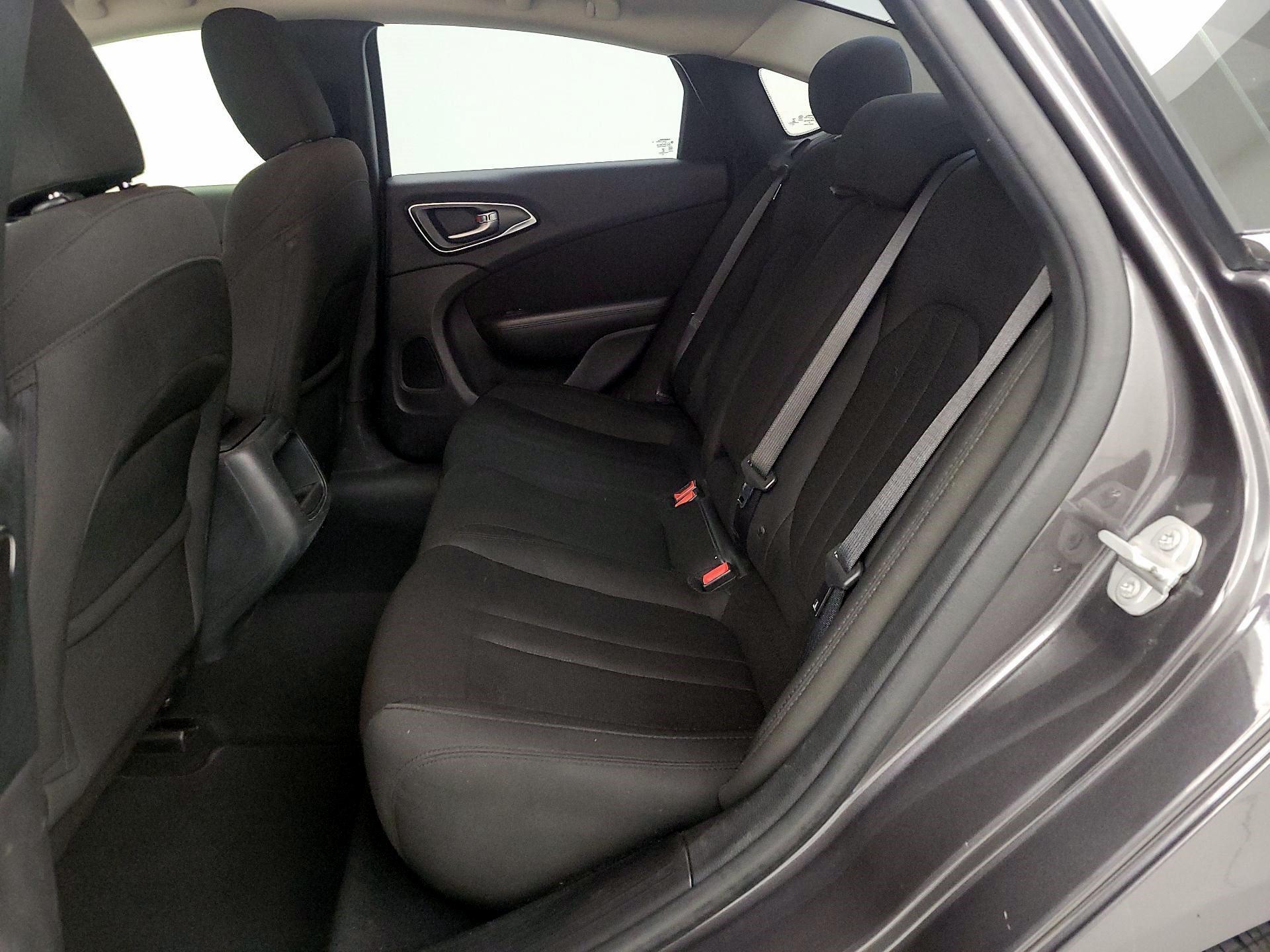 Thumbnail: 2016 Chrysler 200 - 19
