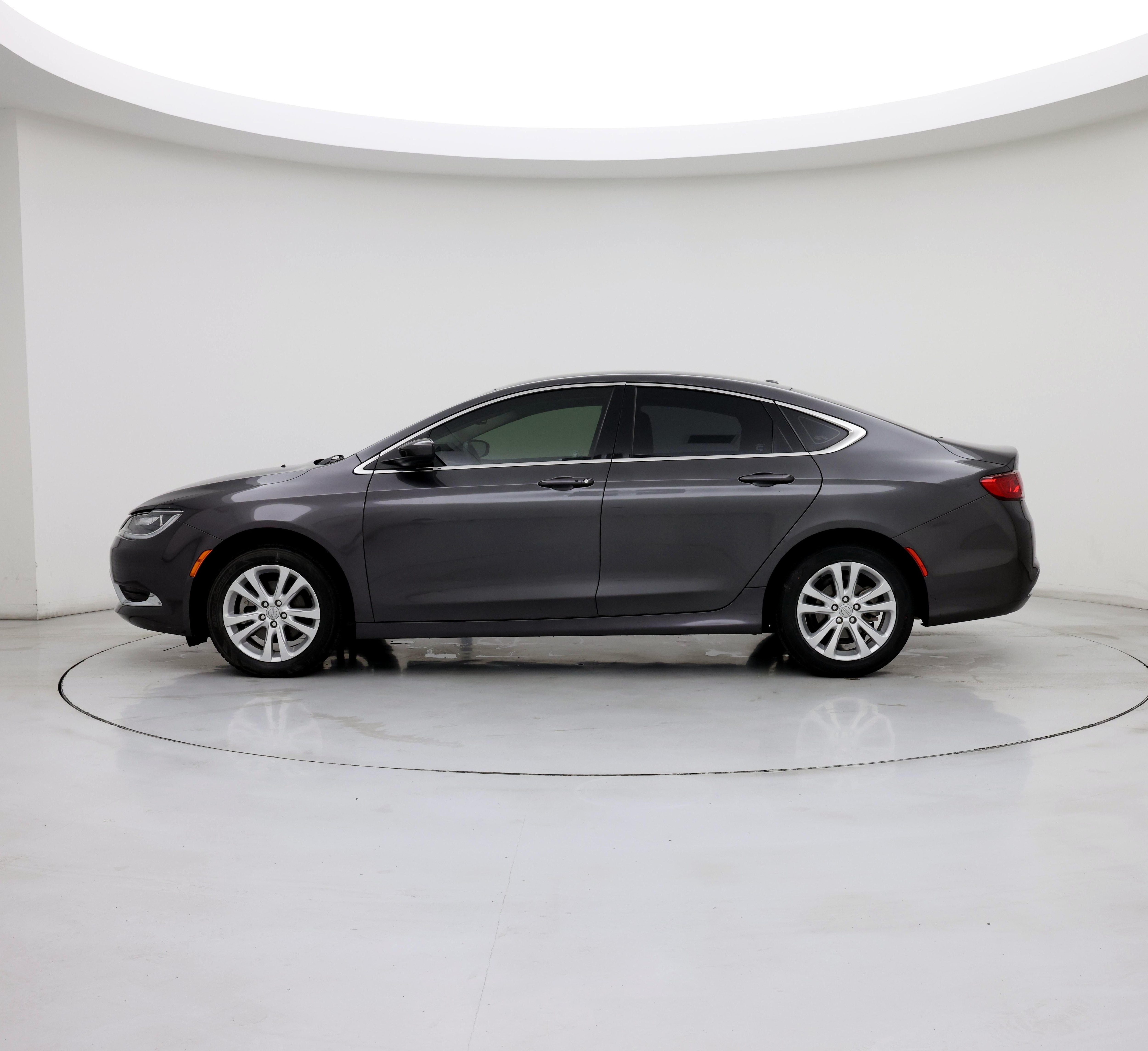 Thumbnail: 2016 Chrysler 200 - 3