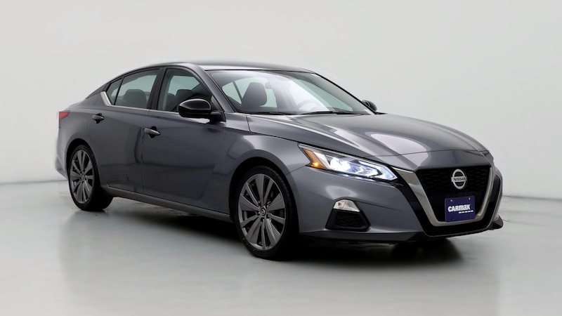 2020 Nissan Altima SR Hero Image