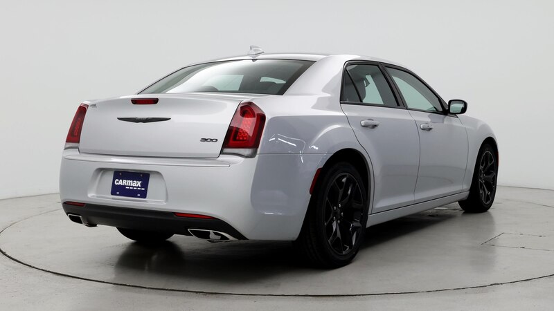 2020 Chrysler 300 Touring 8