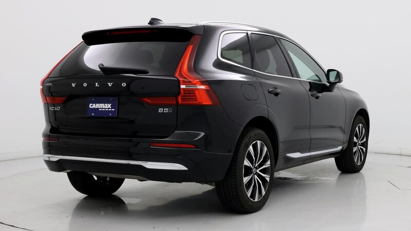 2023 Volvo XC60 B5 Plus 8