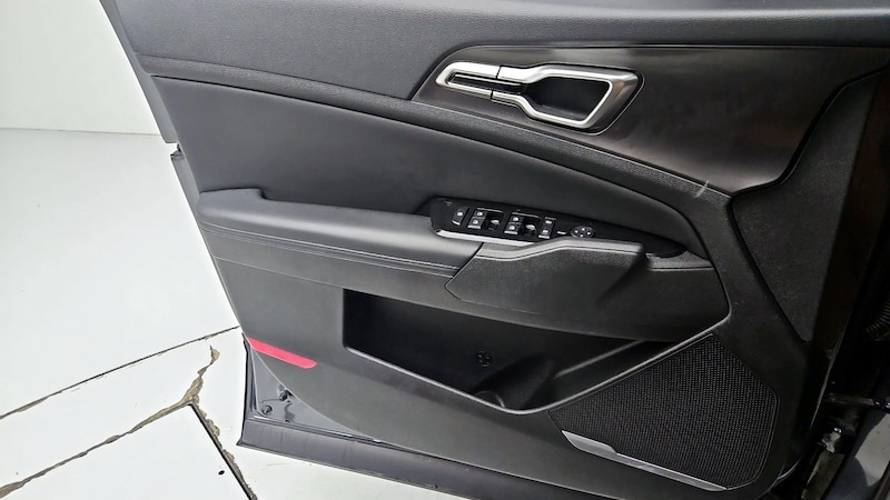 2023 Kia Sportage EX 12
