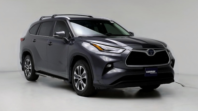 2023 Toyota Highlander XLE Hero Image