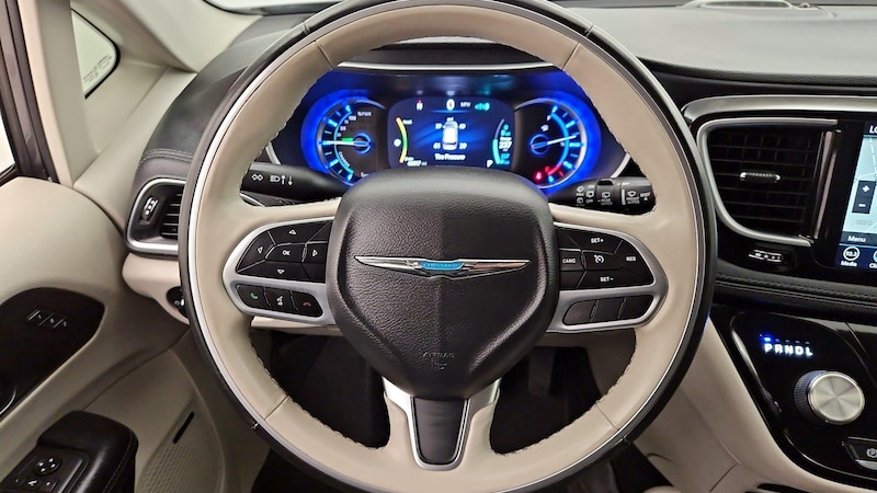 2020 Chrysler Pacifica Hybrid Limited 10