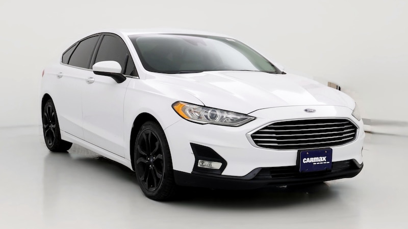 2019 Ford Fusion SE Hero Image